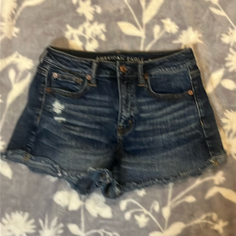 American Eagle Distressed Jean Shorts- hi- rise Festival Midi Stretch  Sz 4💚